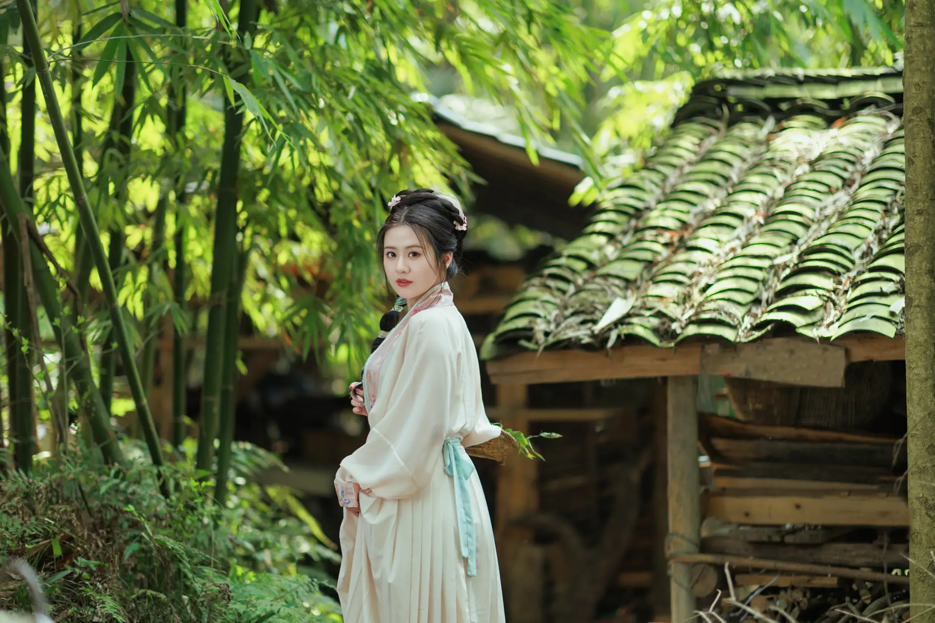 [YITUYU] 2022.05.16 Vol.899 – Mountain Dwelling in Autumn Qiuqiu#[38P]-35